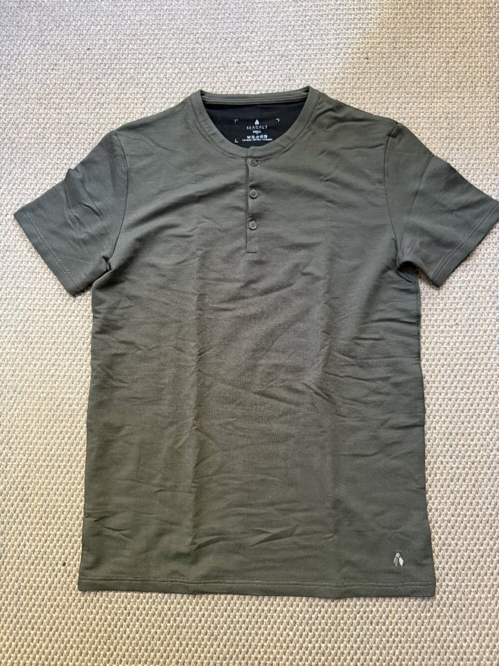 NWOT Seagale Olive Green Men's Travel Henley